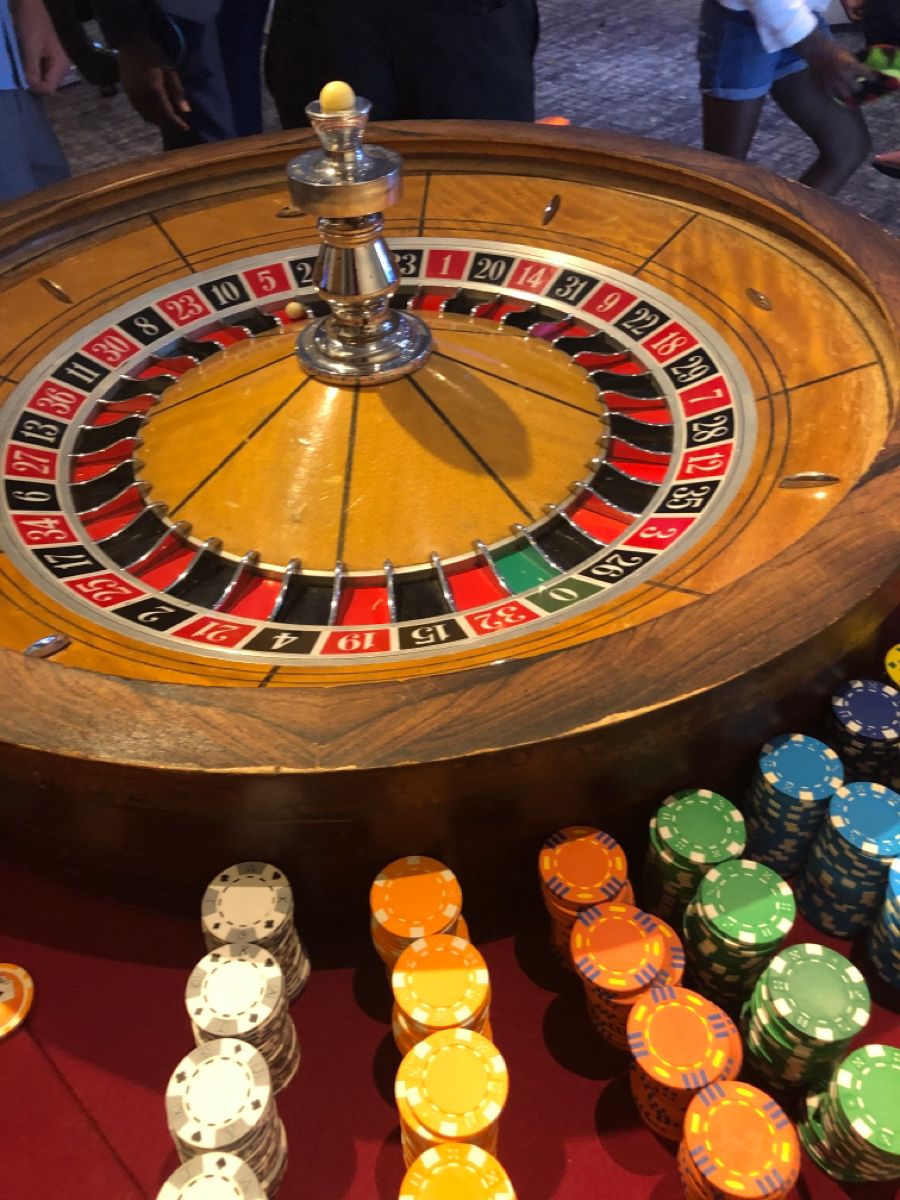 Cash Royal Casino کھلاڑیوں کے لیے لائیو کیسینو سیکشن