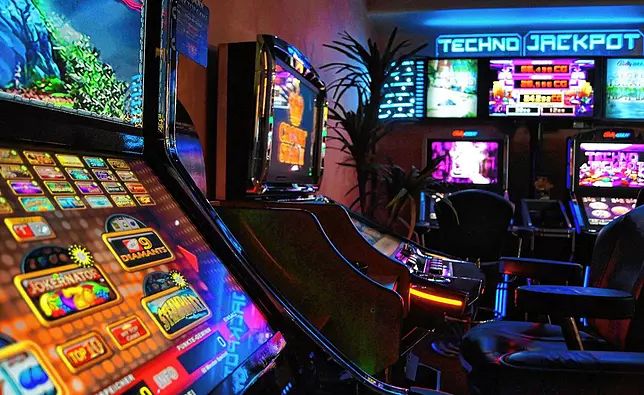 پاکستان میں Cash Royal Casino کا آن لائن کیسینو سیکشن کھولیں۔